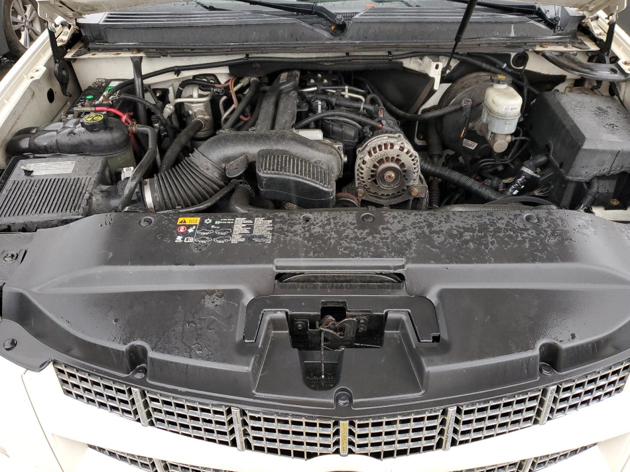 2013 Cadillac Escalade - Image 12