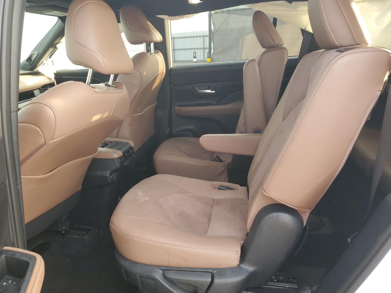 2024 Toyota Grand Highlander Limited VIN: 5TDADAB54RS000584 Lot: 86300654