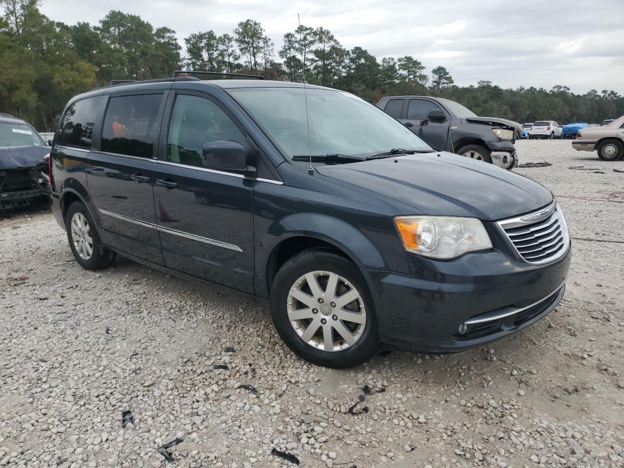 VIN 2C4RC1BG3ER183258 2014 CHRYSLER MINIVAN no.4