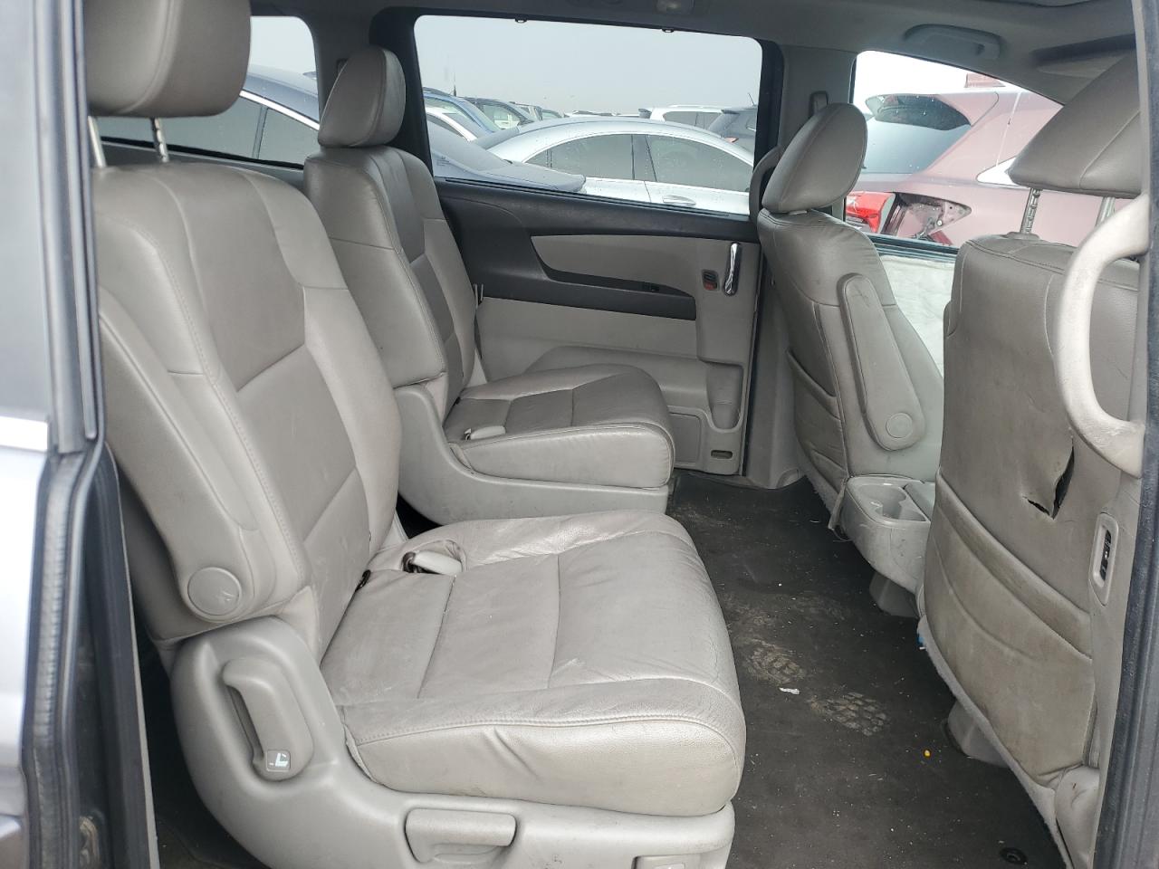 2011 Honda Odyssey - Image 11