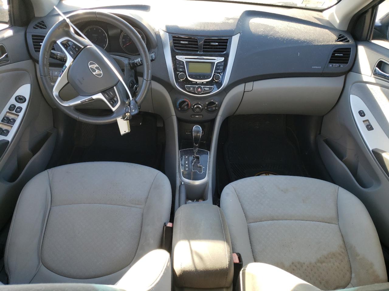 2013 Hyundai Accent - Image 8
