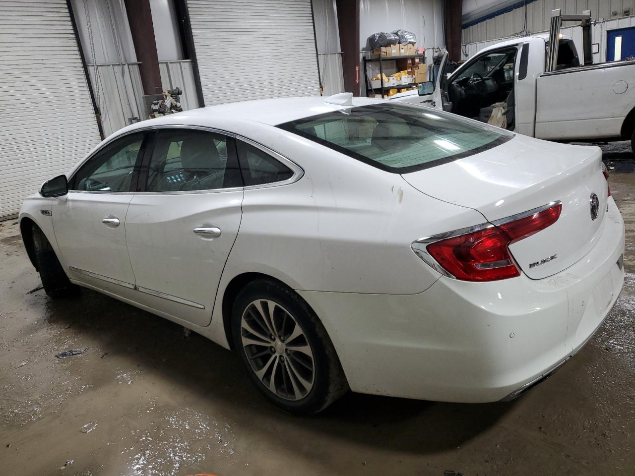 VIN 1G4ZP5SS3HU161649 2017 BUICK LACROSSE no.2