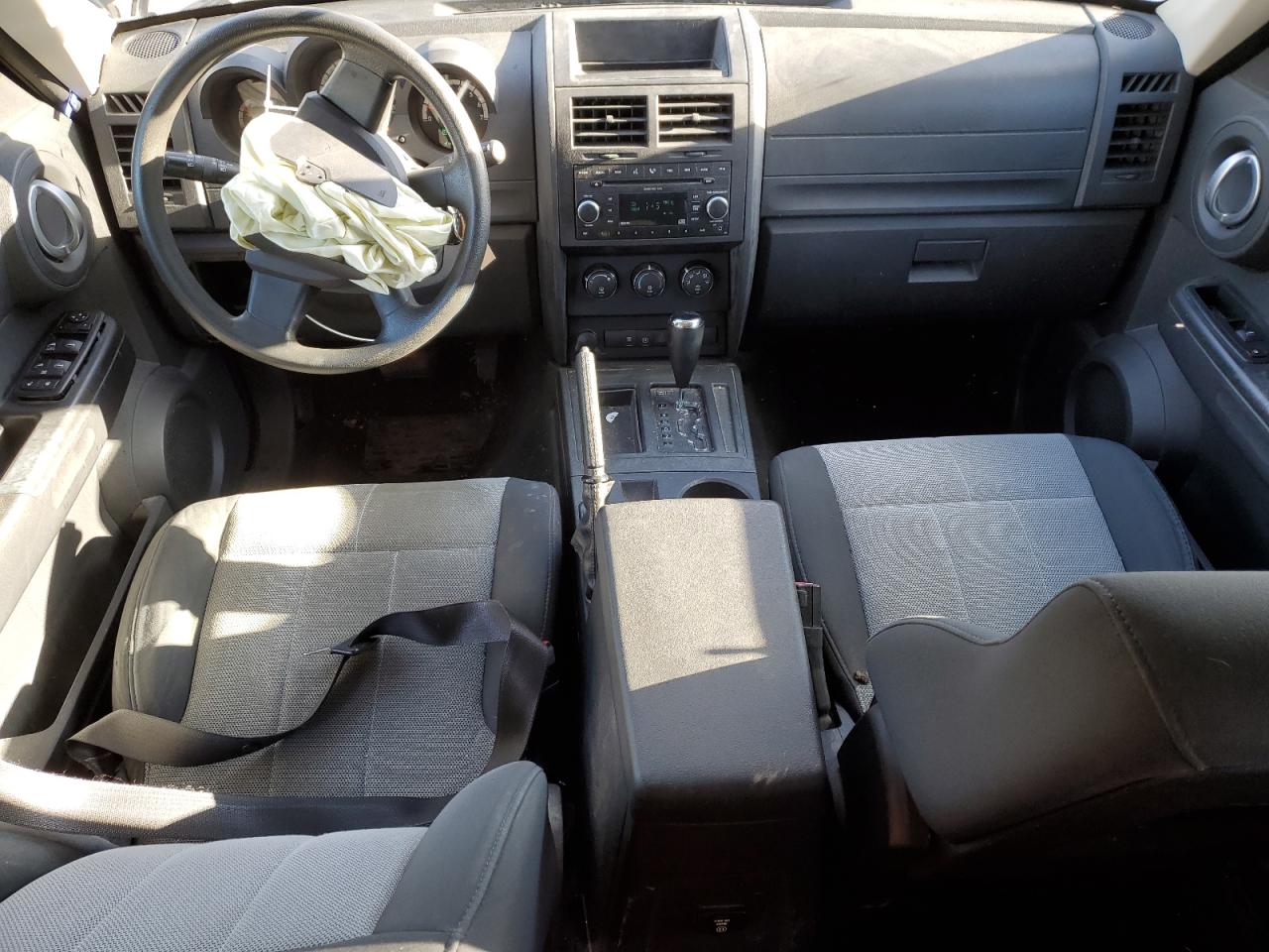 2007 Dodge Nitro - Image 8