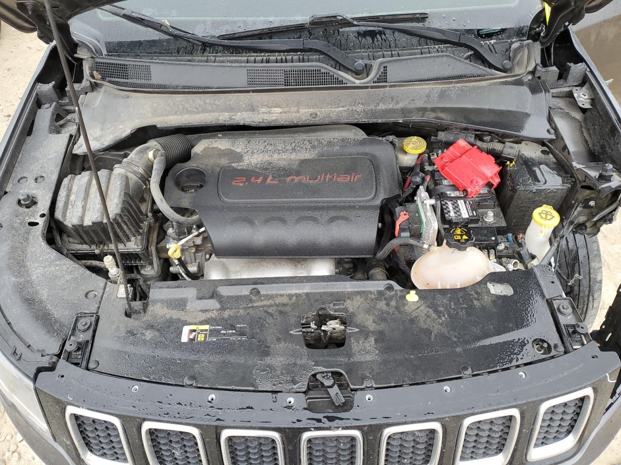 2020 Jeep Compass - Image 12