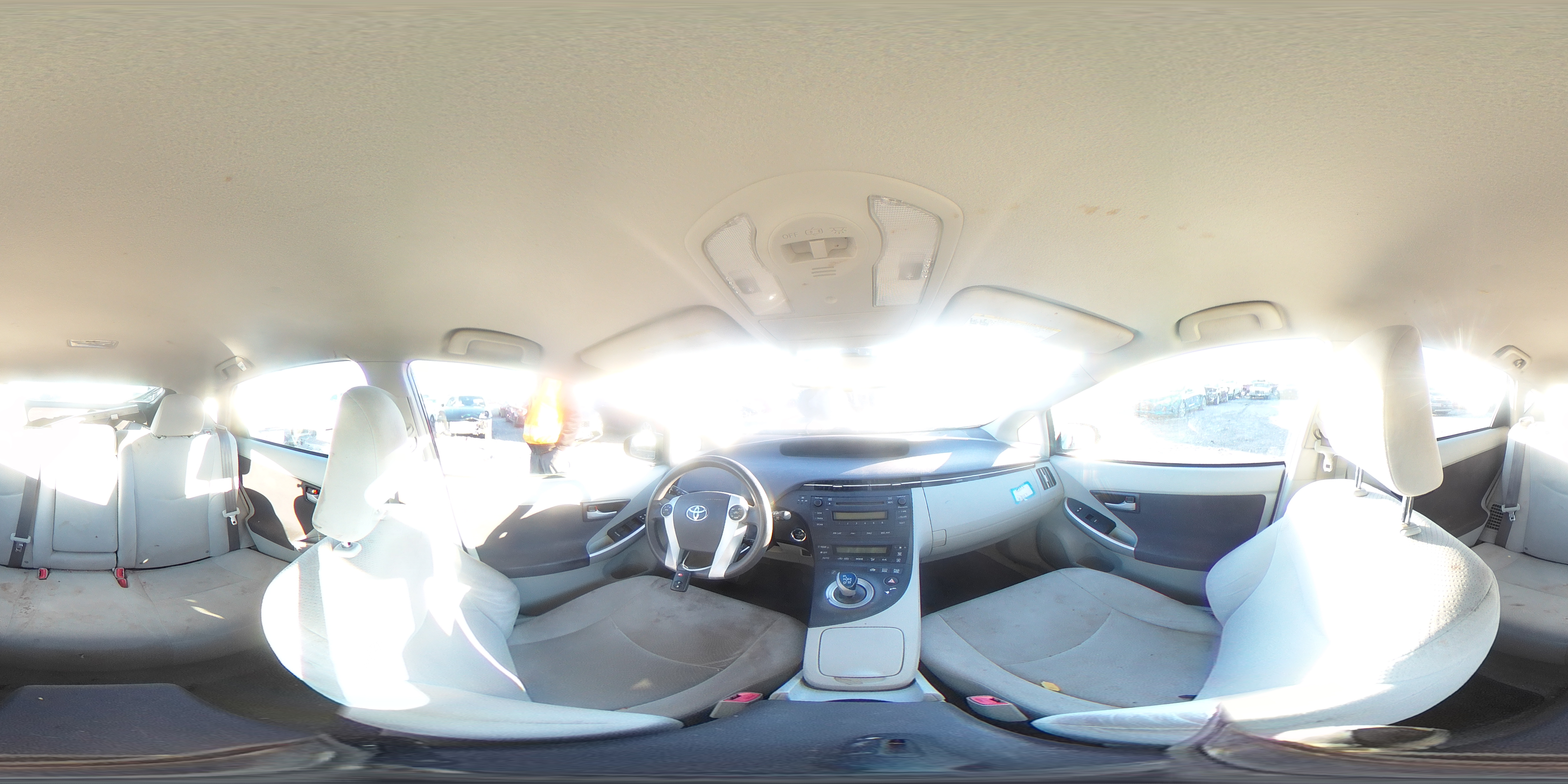 2011 Toyota Prius - Image 13