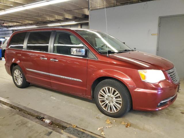  CHRYSLER MINIVAN 2013 Красный