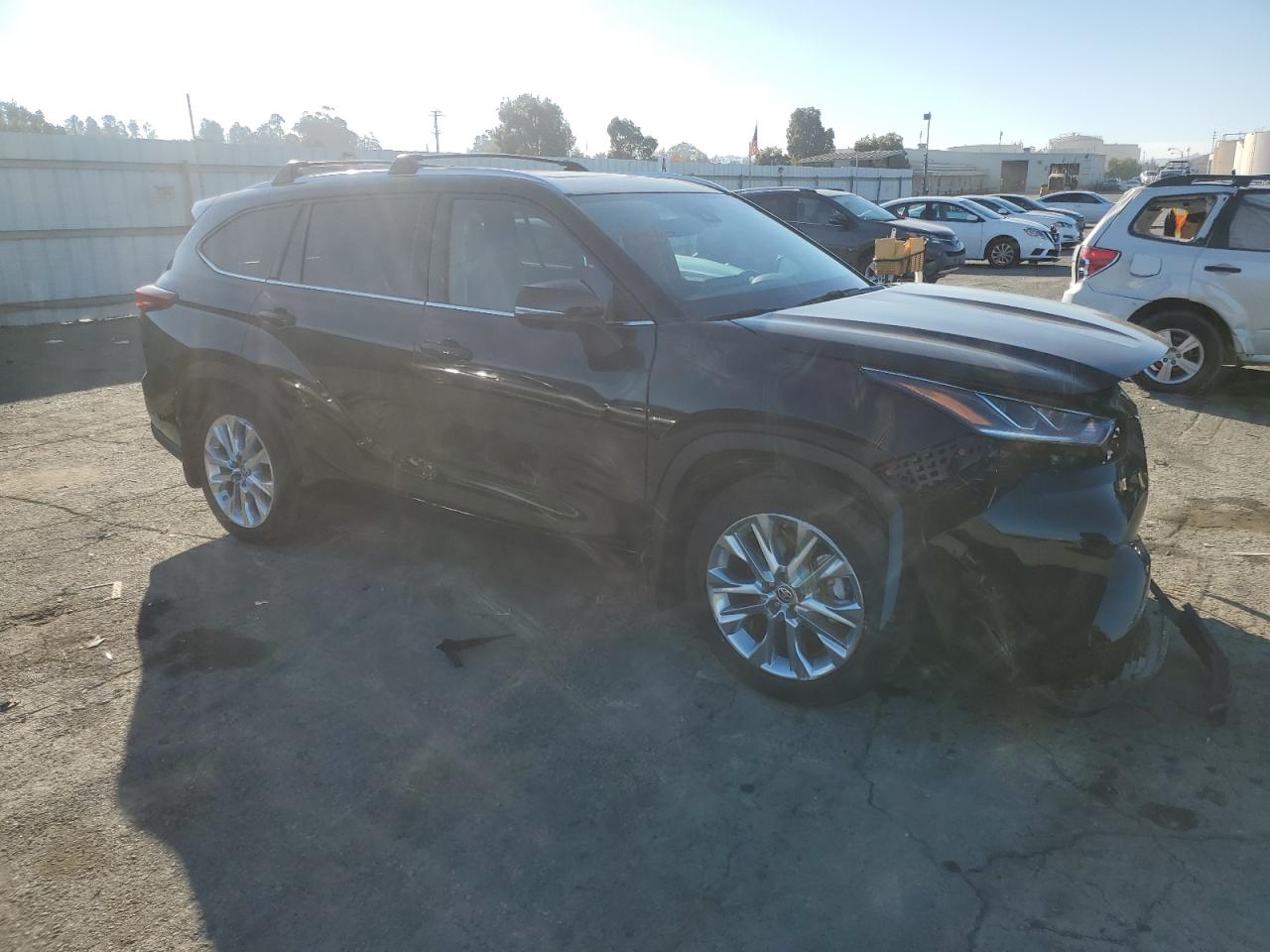 2022 Toyota Highlander - Image 4