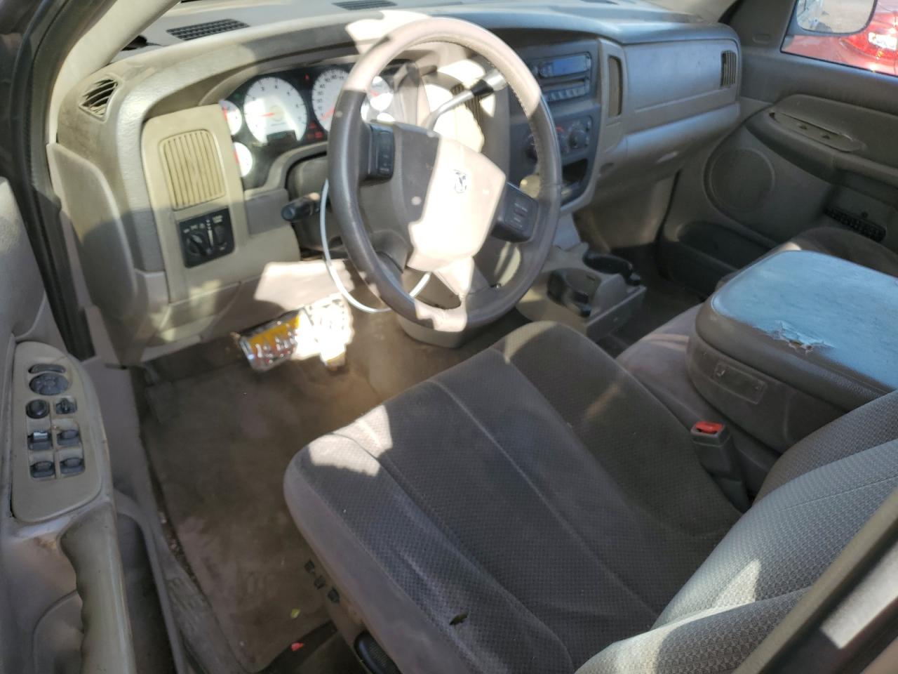 2004 Dodge RAM - Image 8