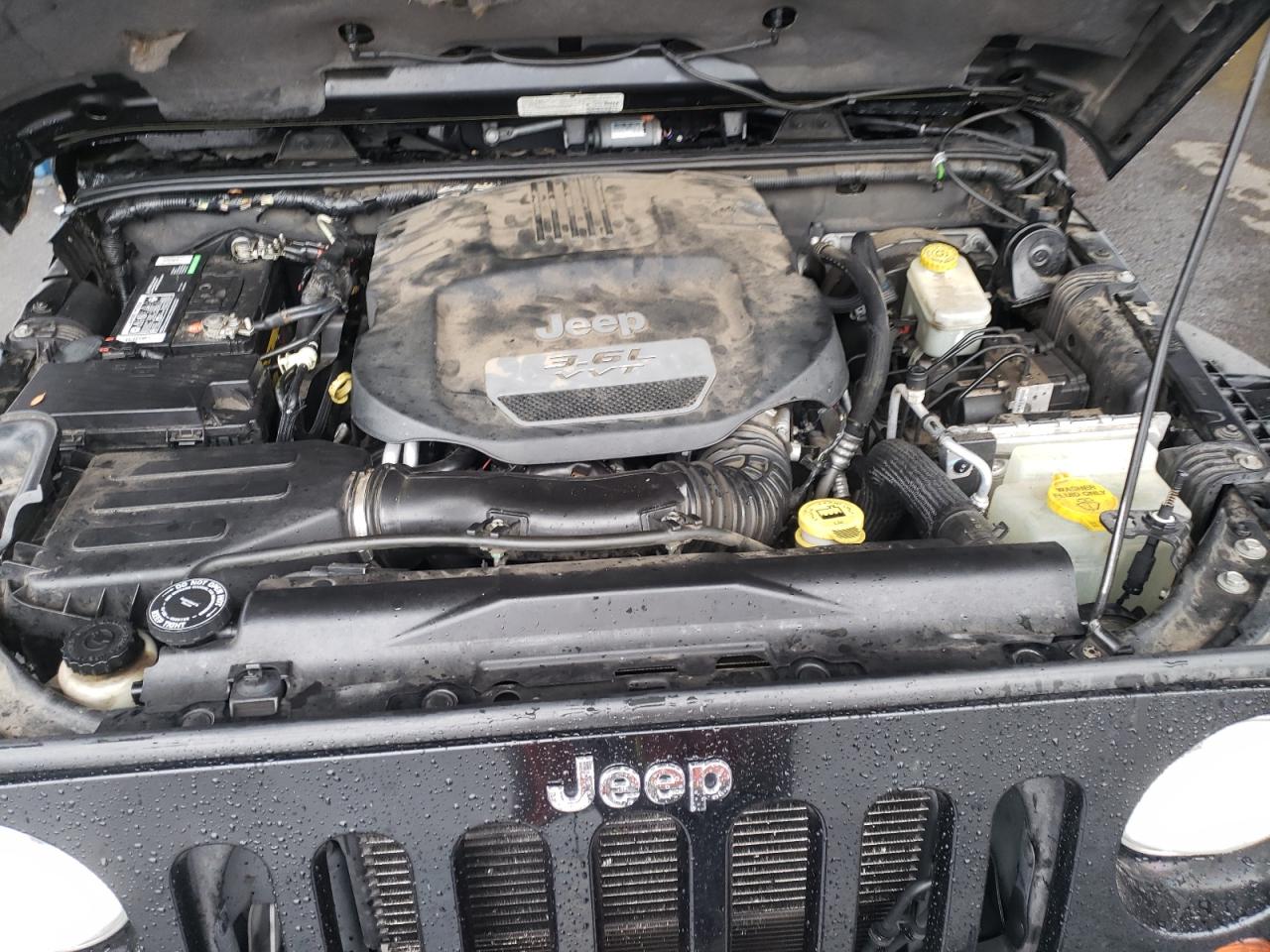 2013 Jeep Wrangler - Image 12