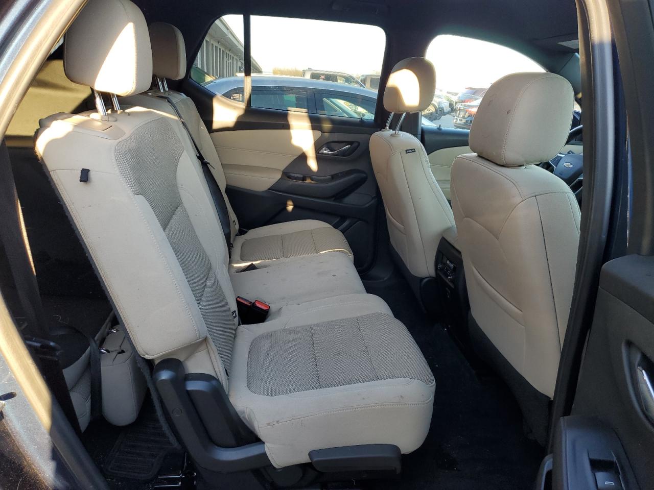 2022 Chevrolet Traverse - Image 11
