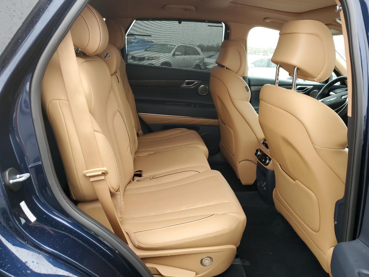 2022 Genesis GV80 - Image 11