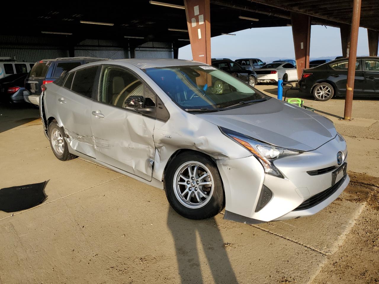 VIN JTDKBRFUXH3550706 2017 TOYOTA PRIUS no.4