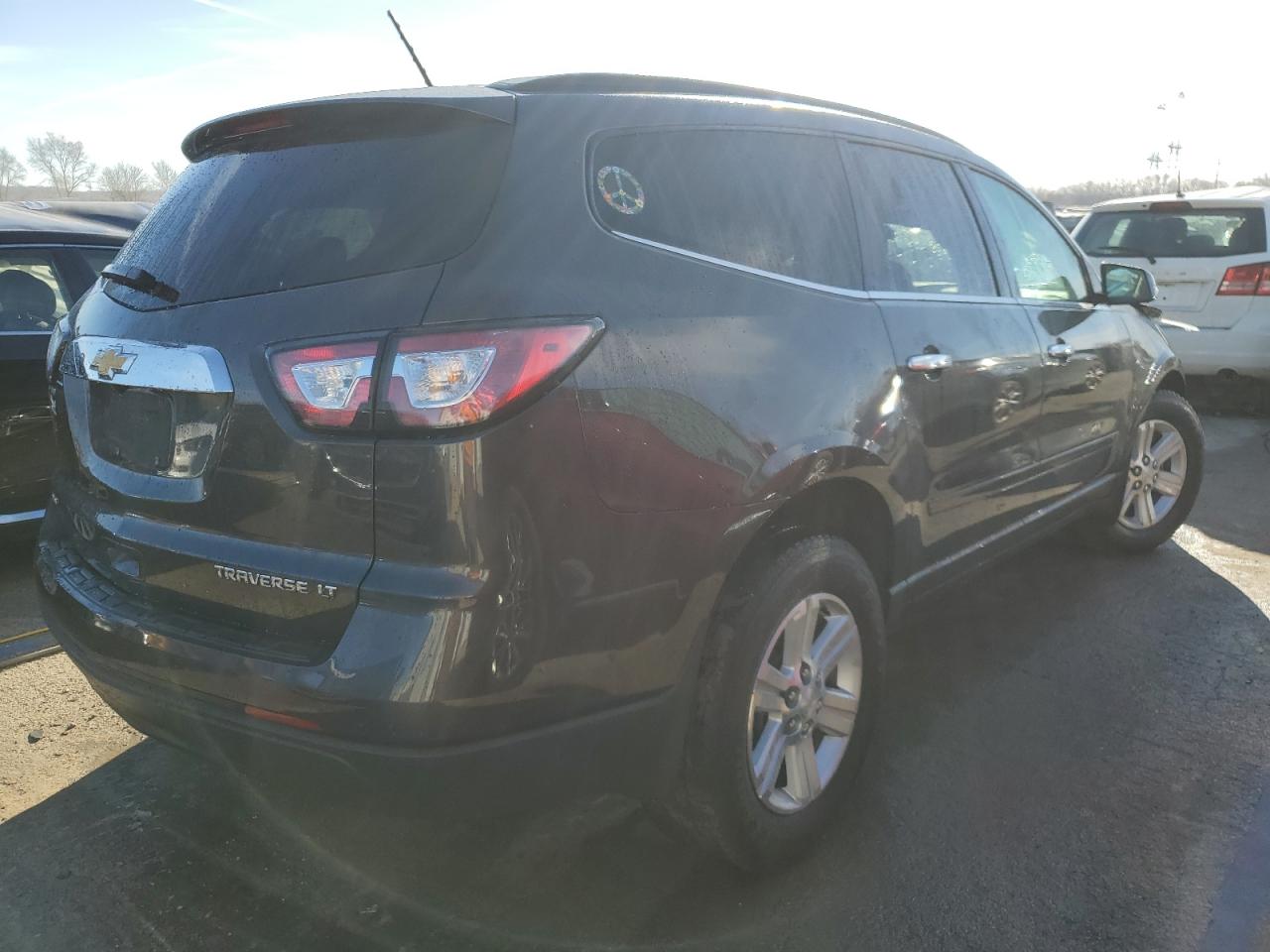 VIN 1GNKVHKD5EJ257351 2014 CHEVROLET TRAVERSE no.3