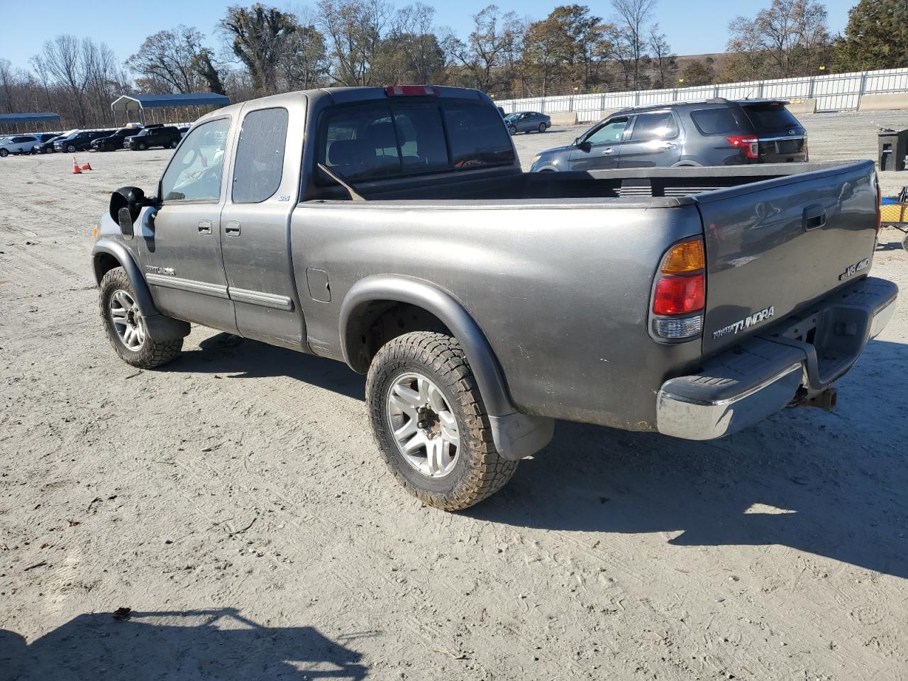 2004 Toyota Tundra - Image 2