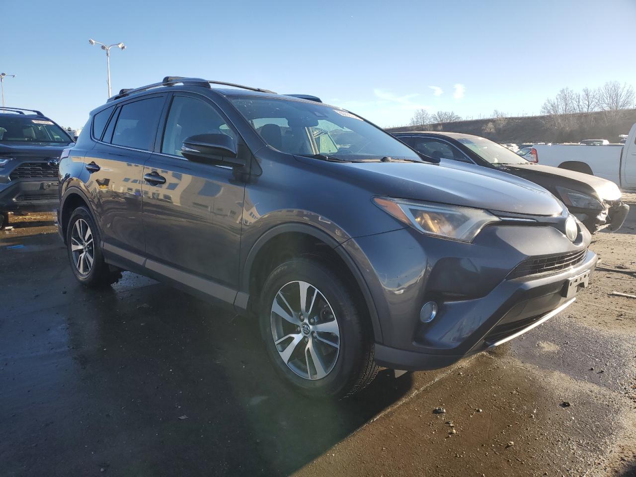 2017 Toyota RAV 4 - Image 4