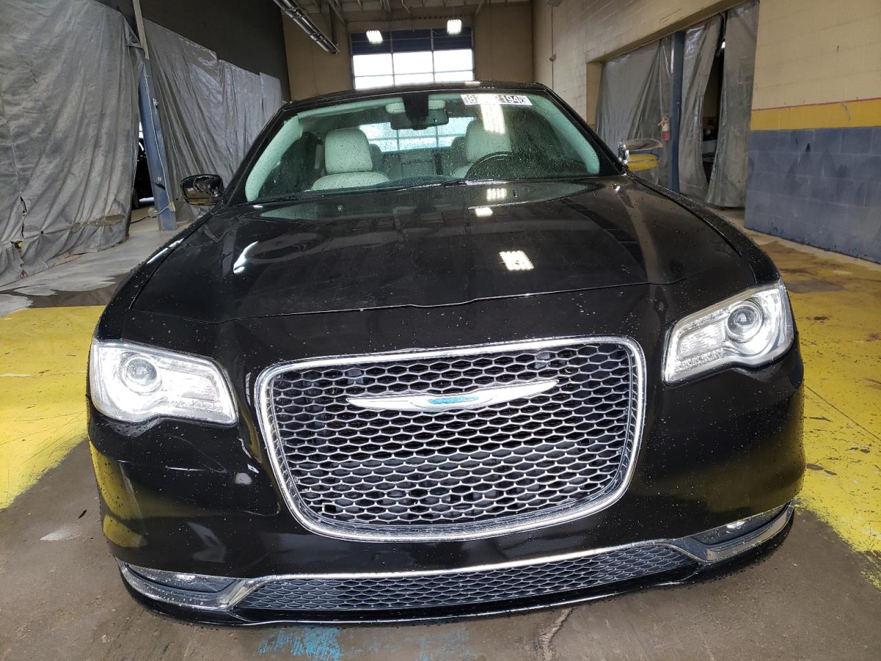 VIN 2C3CCAEG3JH137130 2018 CHRYSLER 300 no.5