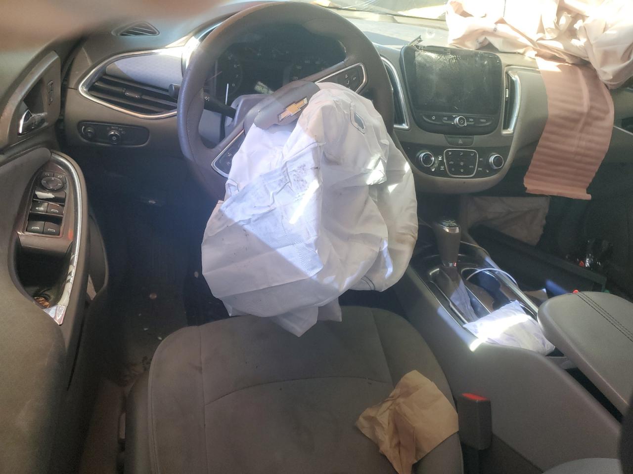 1G1ZD5ST8KF106821 CHEVROLET MALIBU 2019