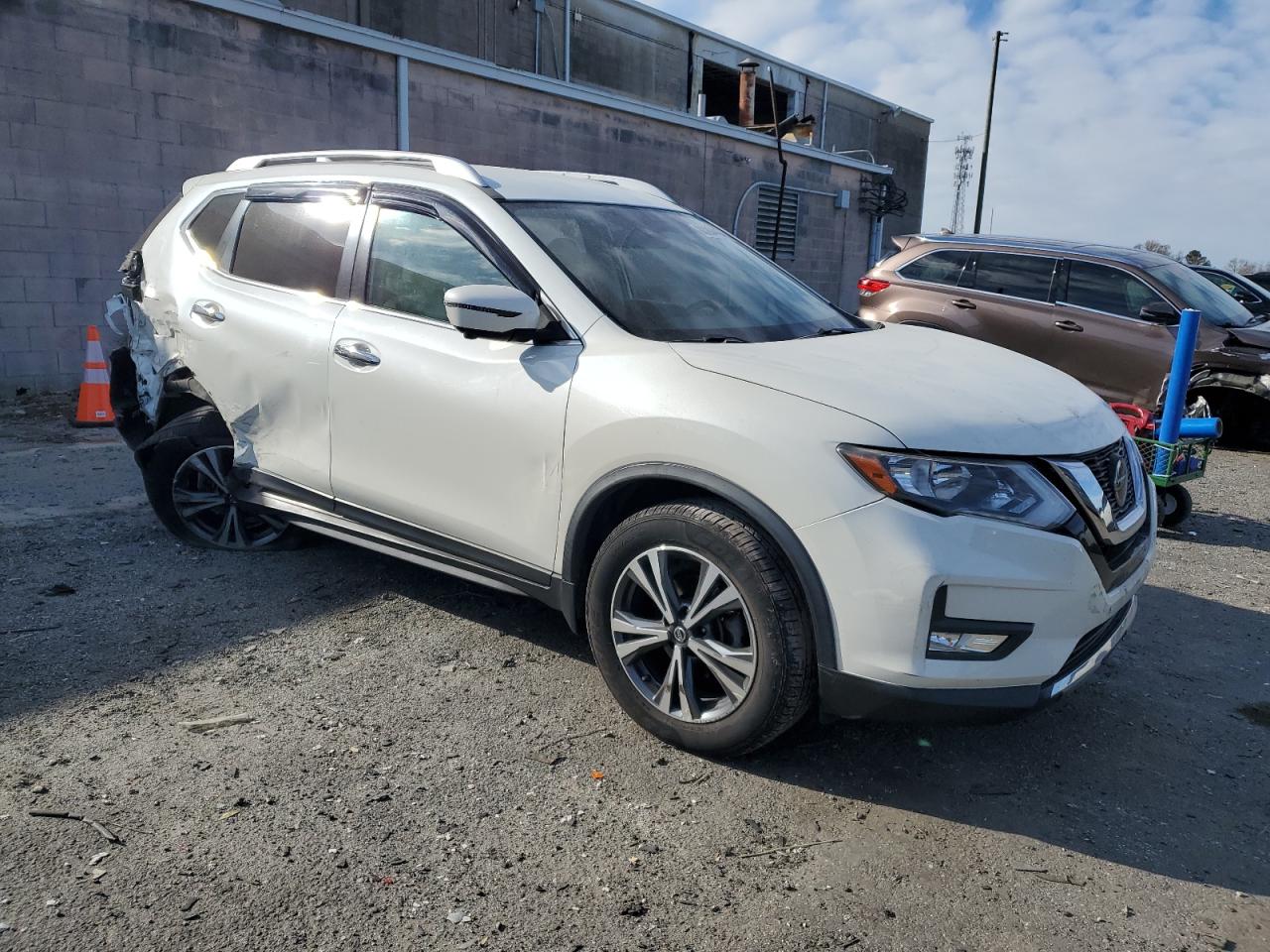 2019 Nissan Rogue - Image 4