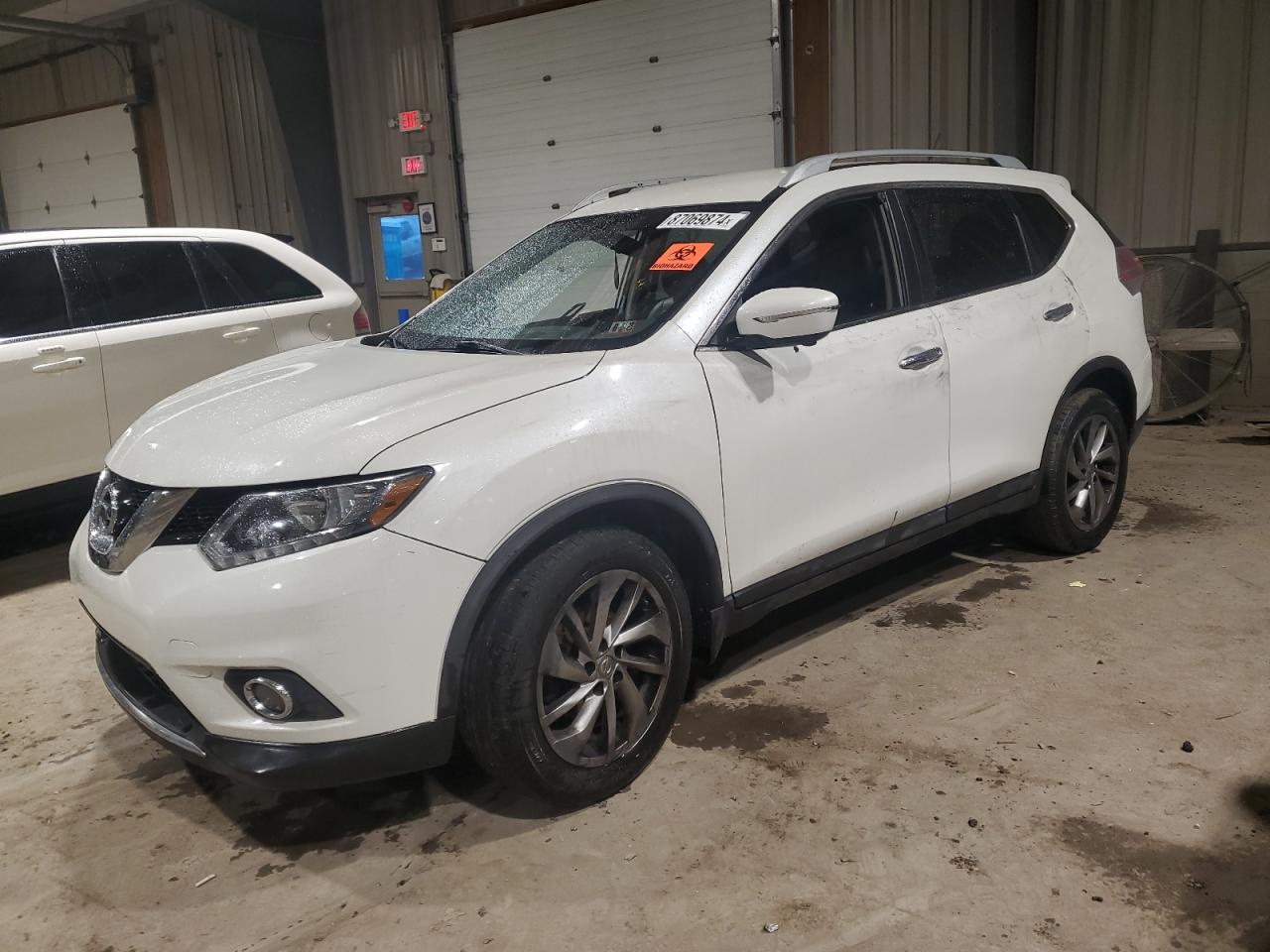 VIN 5N1AT2MV0FC777715 2015 NISSAN ROGUE no.1