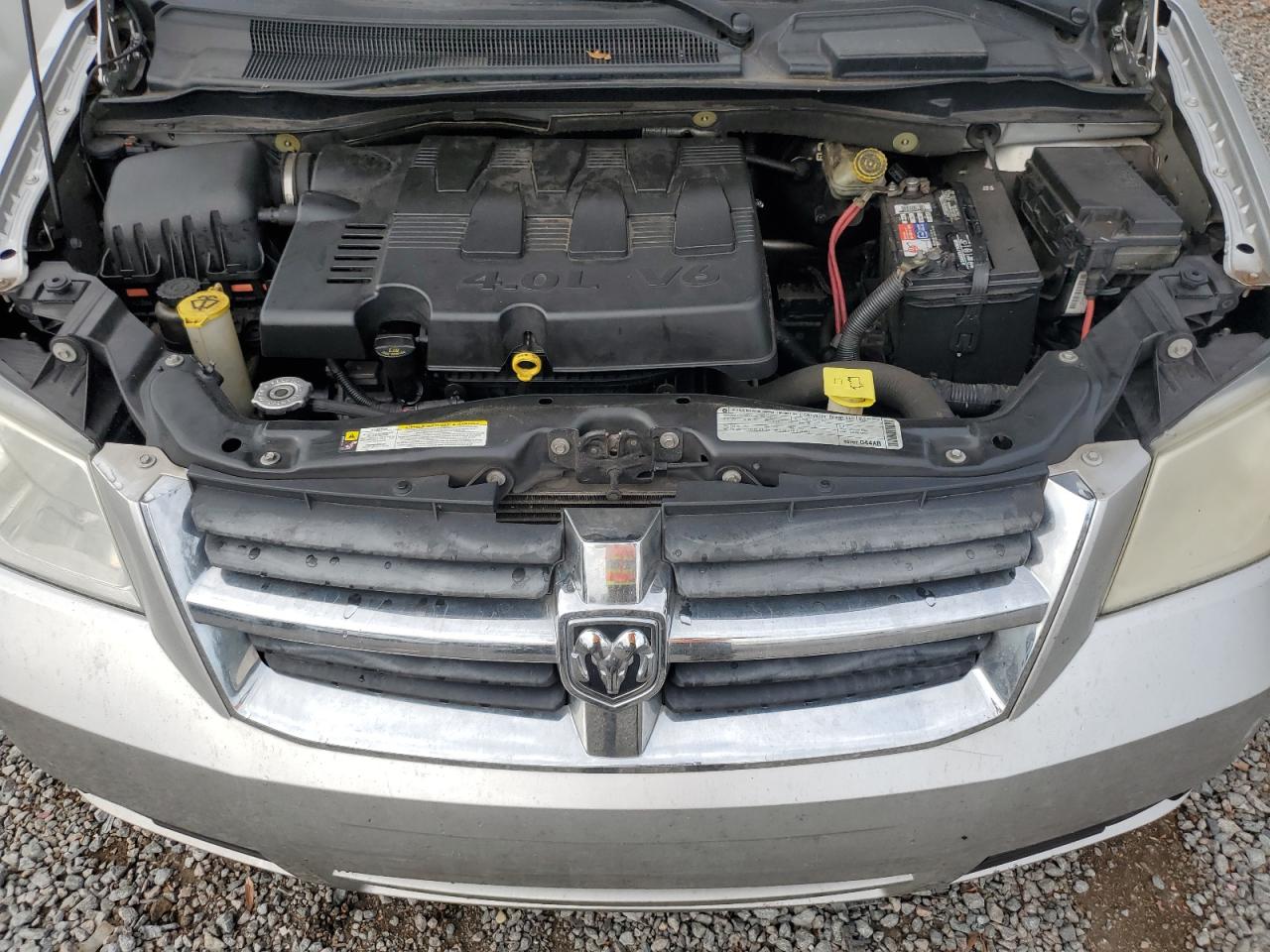 2010 Dodge Caravan - Image 14
