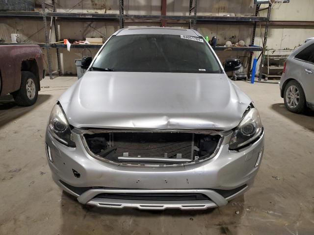  VOLVO XC60 2017 Srebrny