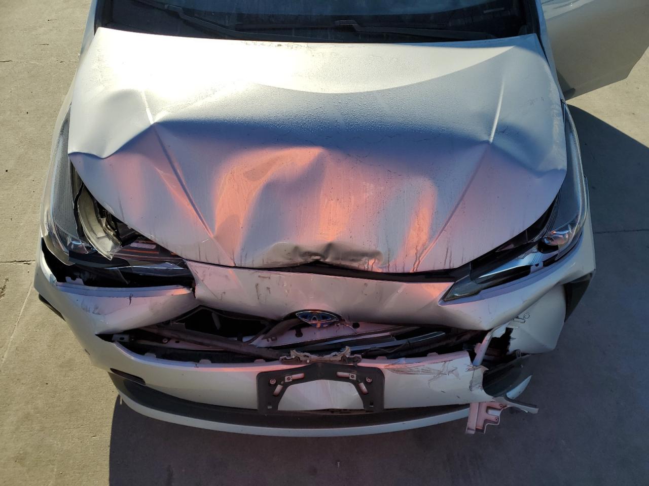 2022 Toyota Prius - Image 13