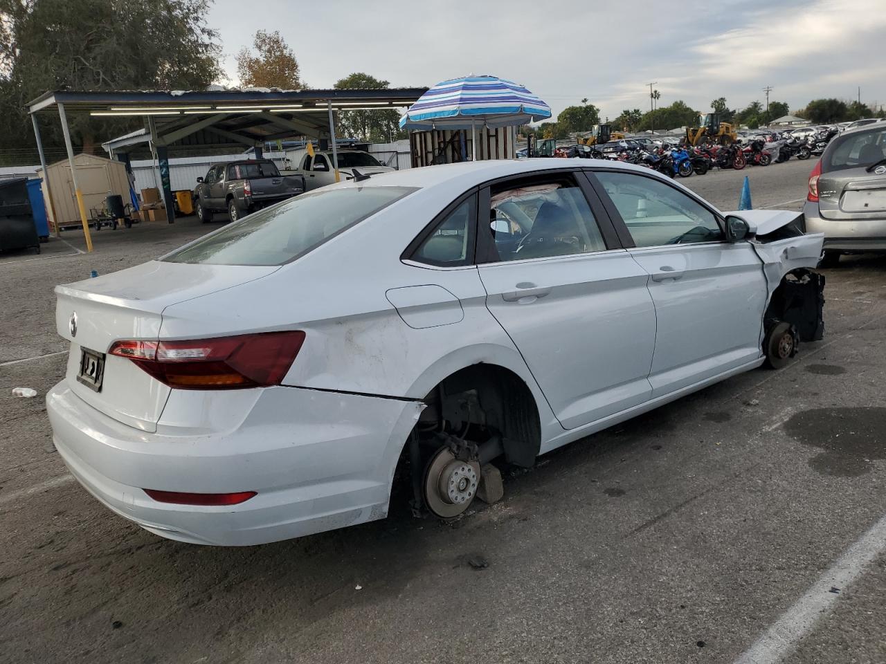 2019 Volkswagen Jetta - Image 3