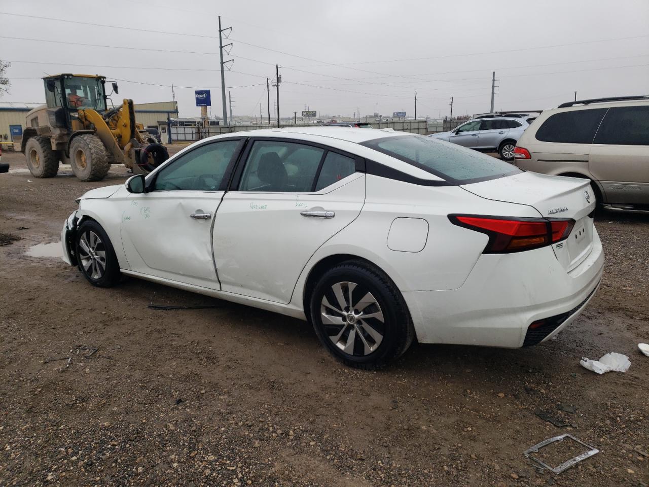 2020 Nissan Altima - Image 2