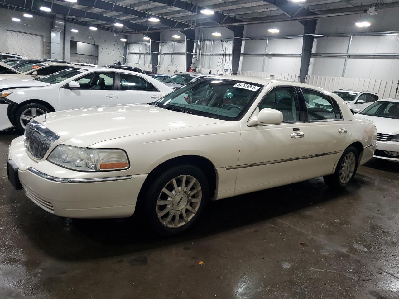 2007 Lincoln Town Car - Image 1
