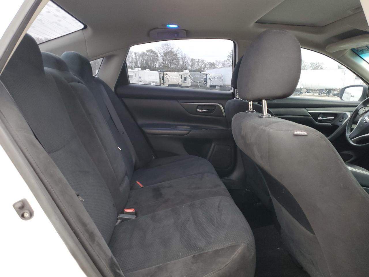 2015 Nissan Altima - Image 10