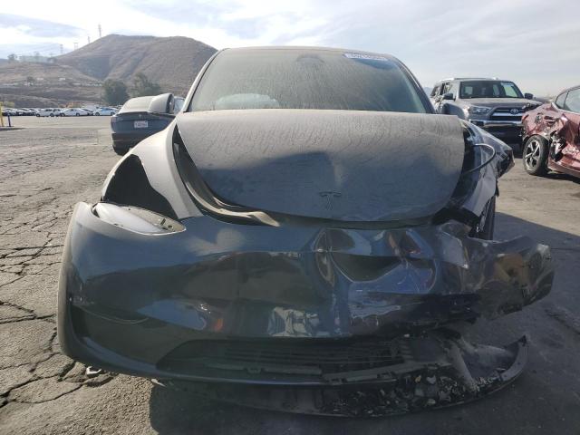  TESLA MODEL Y 2024 Серый