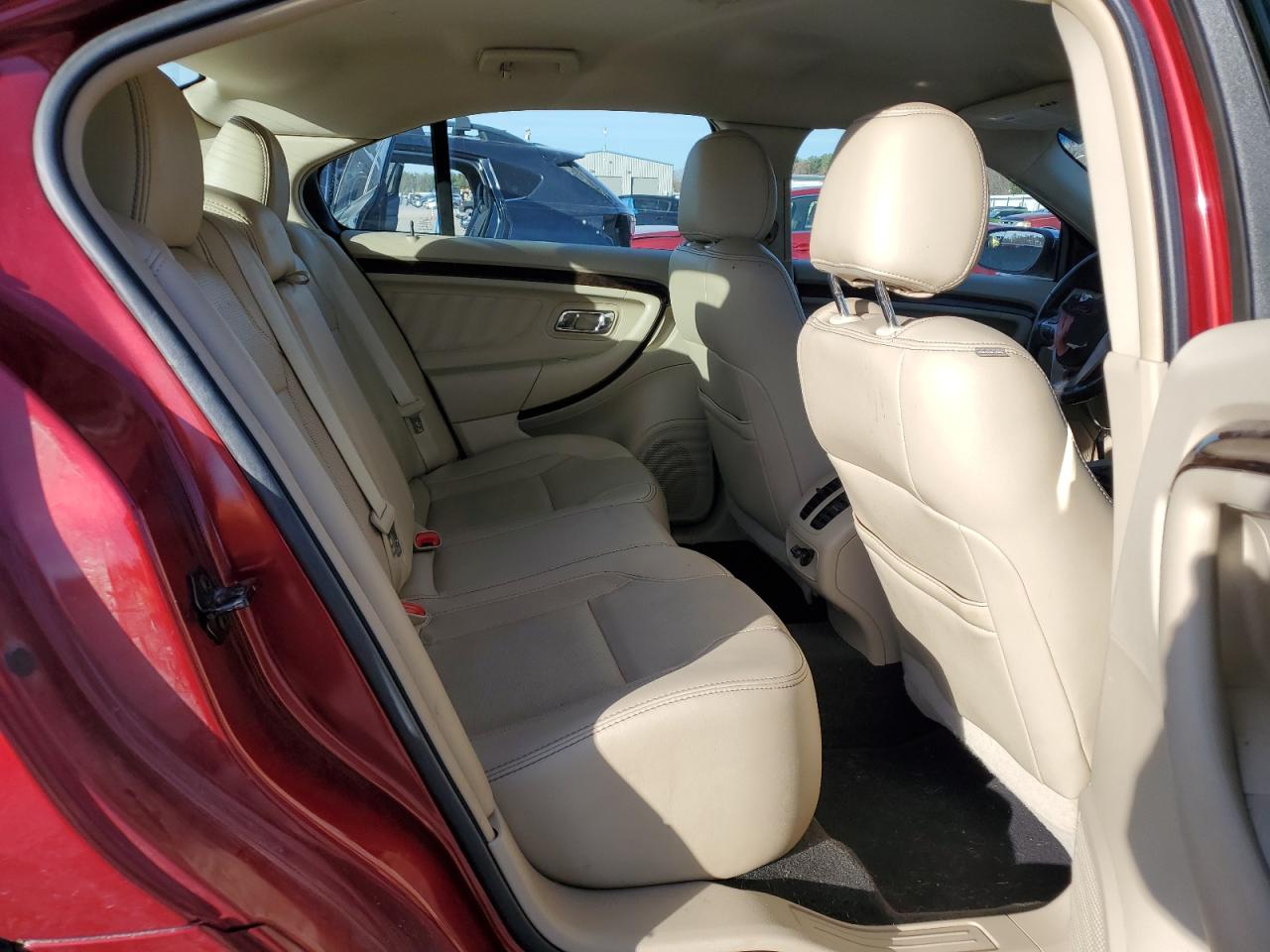 2014 Ford Taurus - Image 10