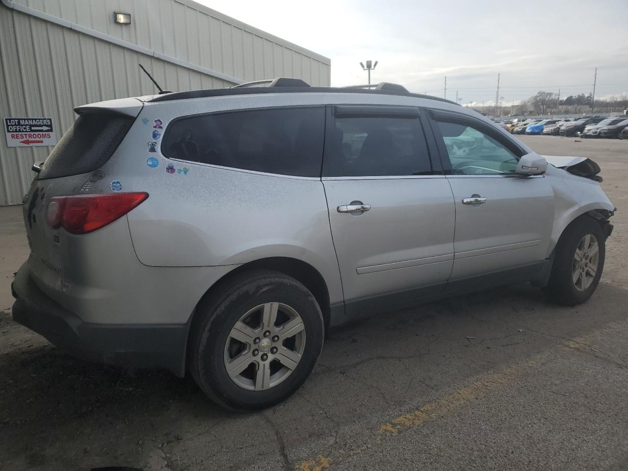 2011 Chevrolet Traverse - Image 3