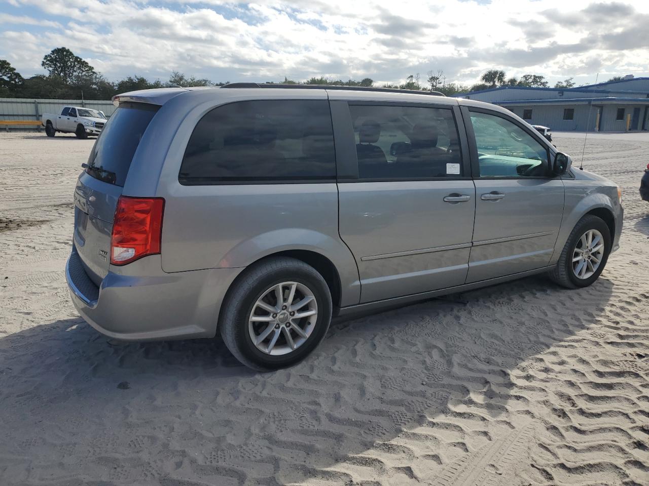 2016 Dodge Caravan - Image 3