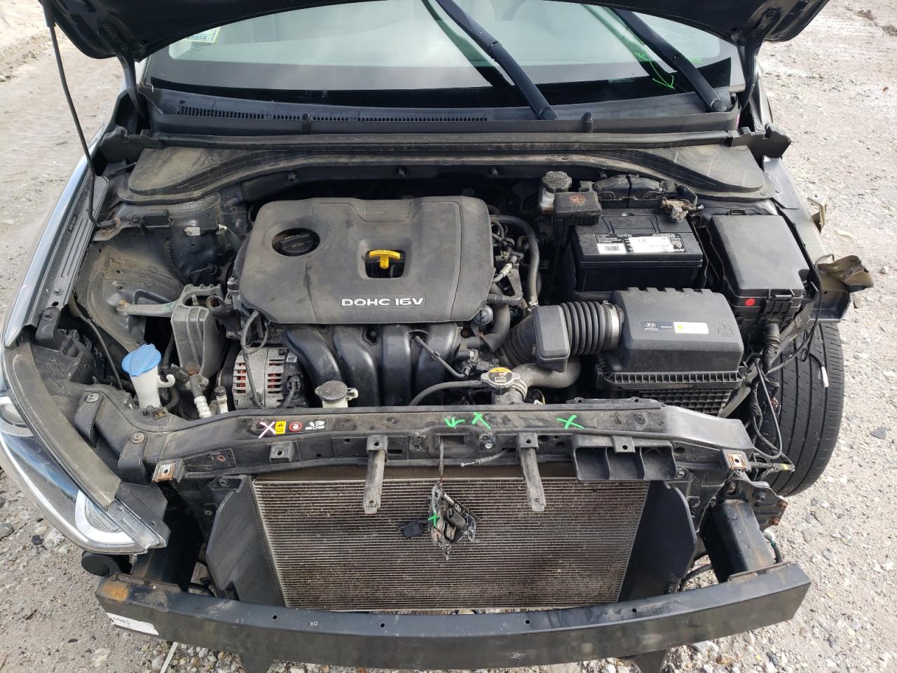 2018 Hyundai Elantra - Image 11