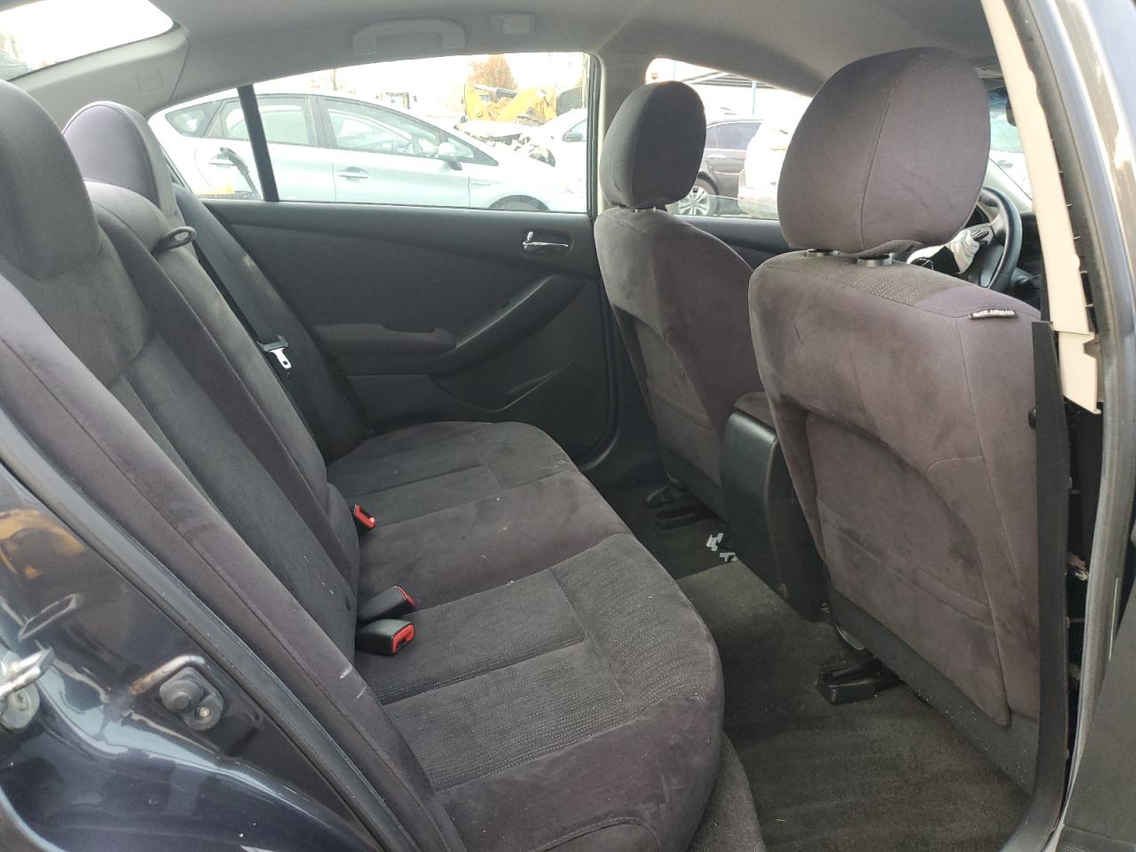2011 Nissan Altima - Image 10