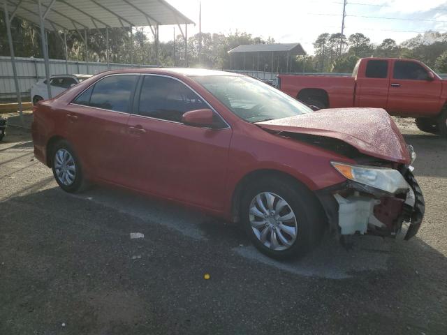  TOYOTA CAMRY 2014 Czerwony