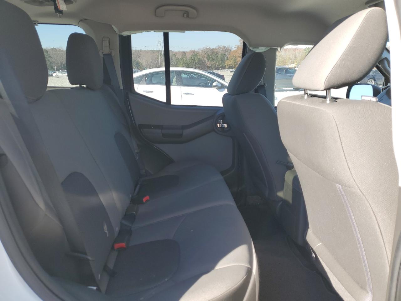 2015 Nissan XTerra - Image 11