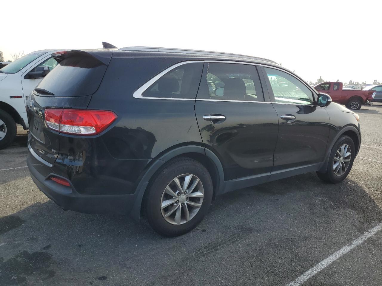 VIN 5XYPG4A5XGG036598 2016 KIA SORENTO no.3