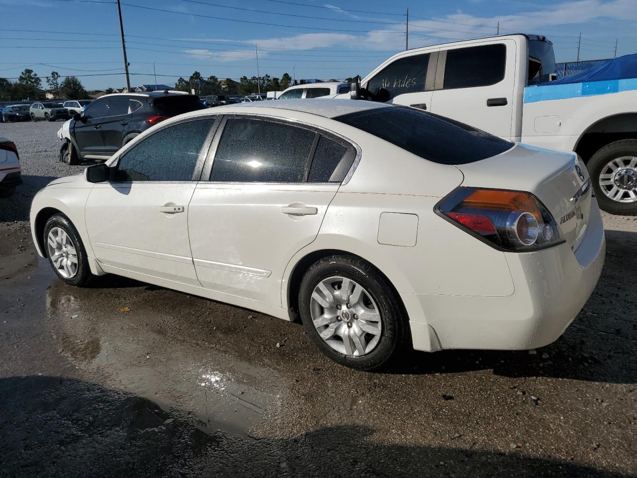 2009 Nissan Altima - Image 2