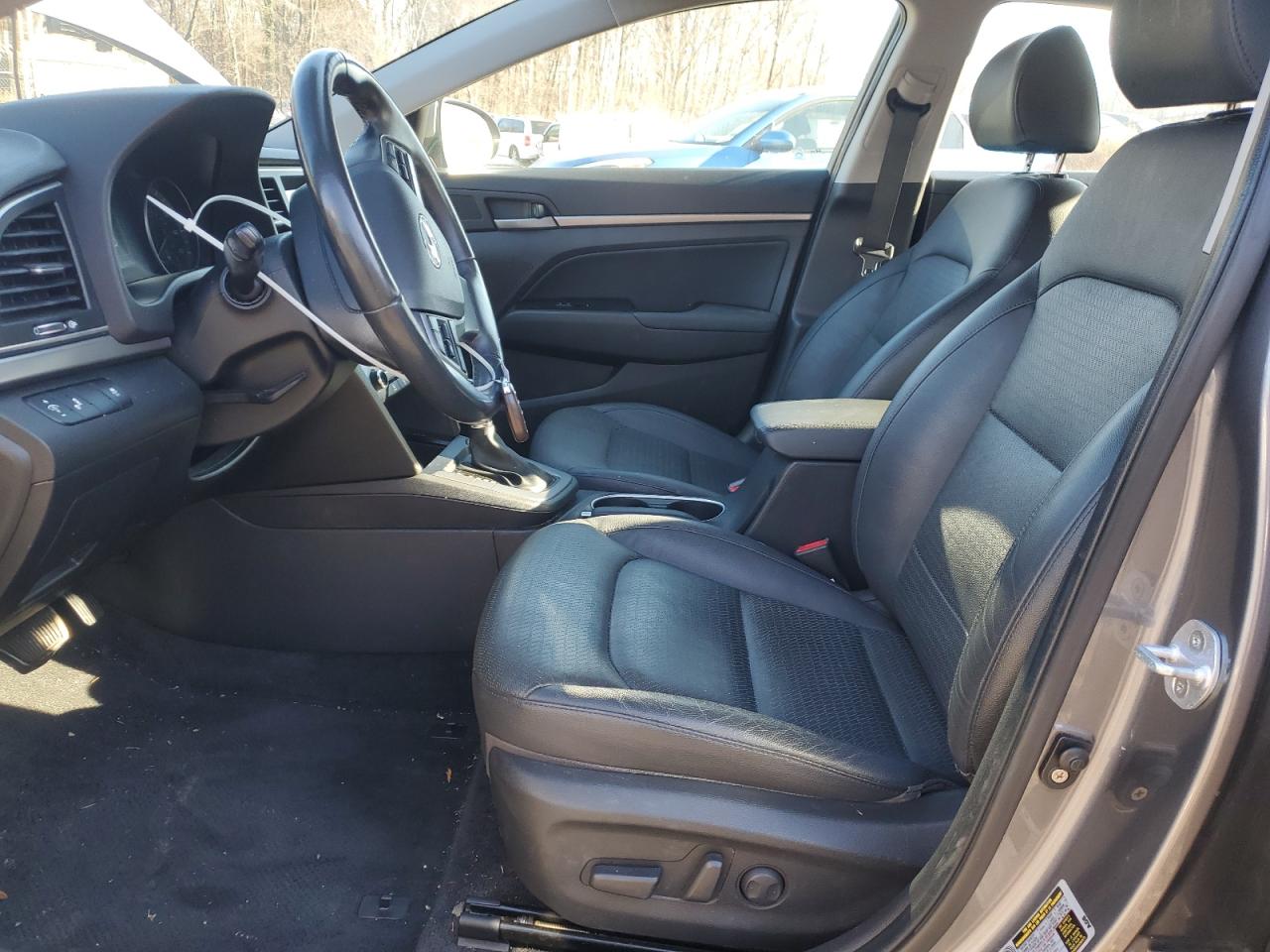 2017 Hyundai Elantra - Image 7