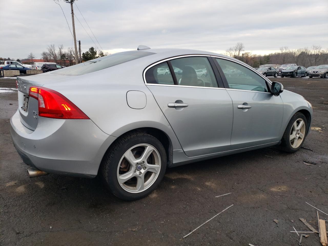 VIN YV1612FH8D1209853 2013 VOLVO S60 no.3