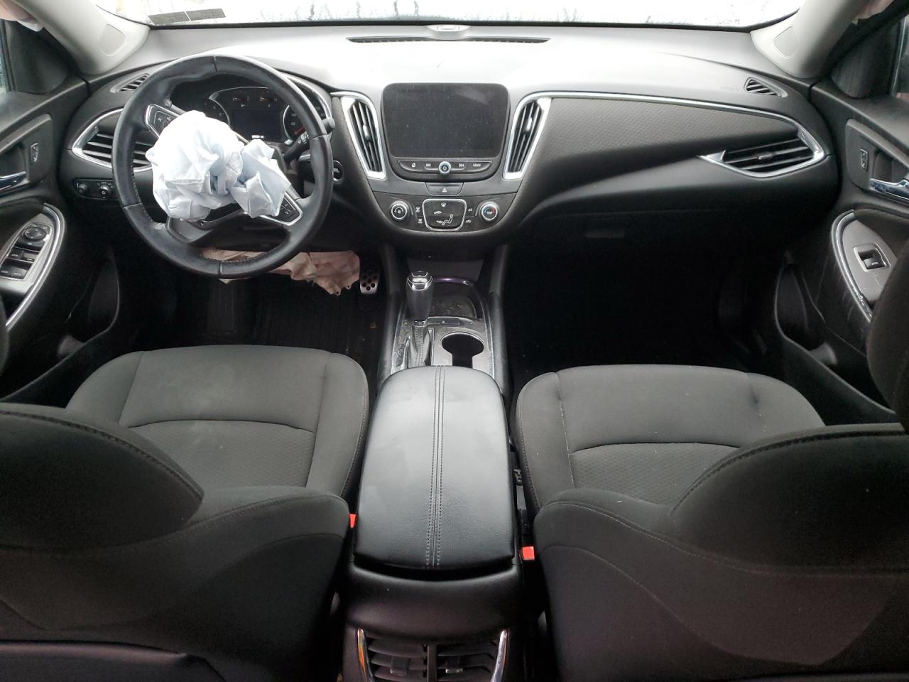 2017 Chevrolet Malibu - Image 8