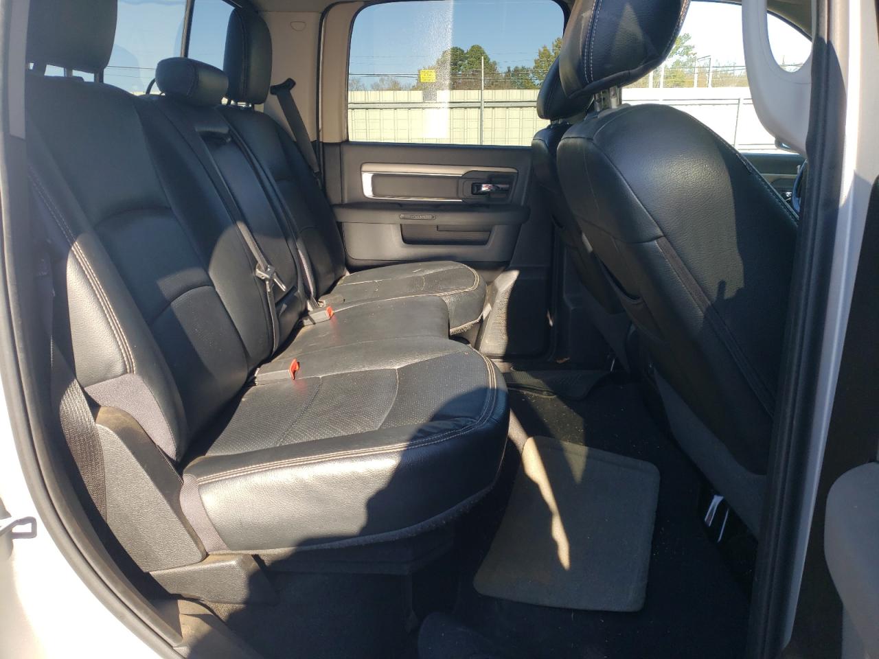 2014 RAM 1500 - Image 10