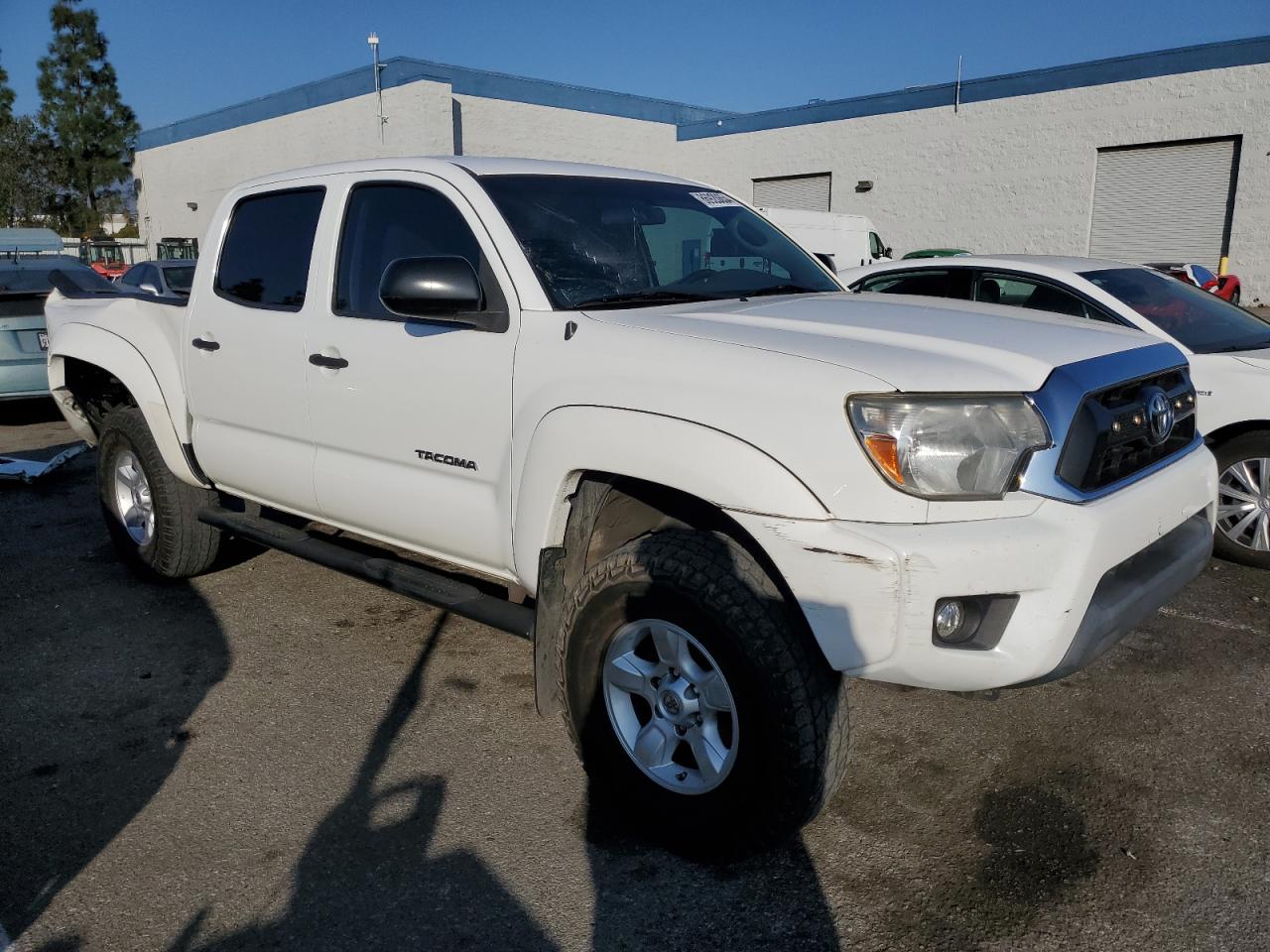 VIN 5TFJX4GN3FX049007 2015 TOYOTA TACOMA no.4