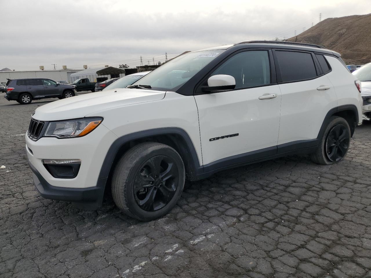 VIN 3C4NJCBB6JT409546 2018 JEEP COMPASS no.1