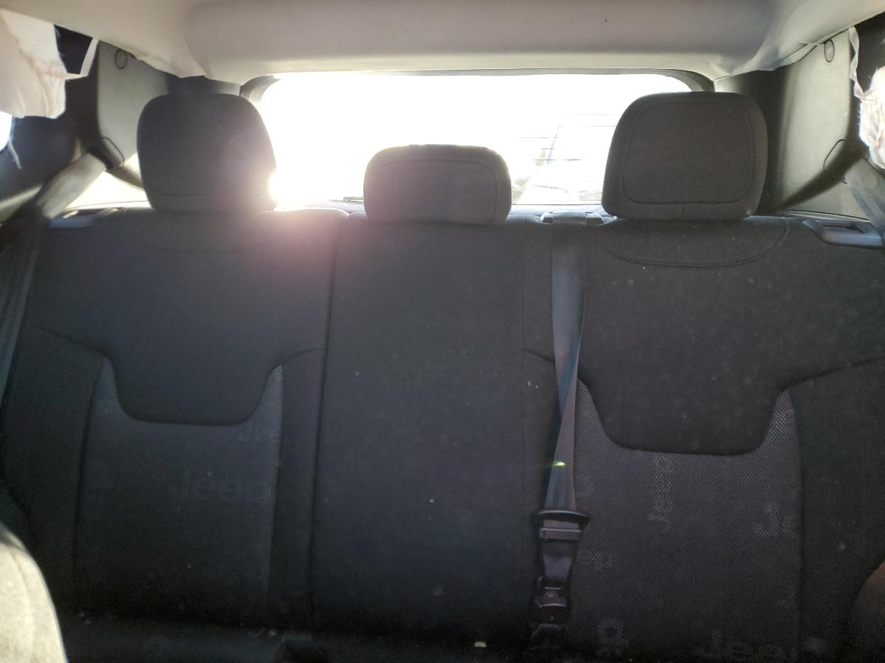 2016 Jeep Renegade - Image 10