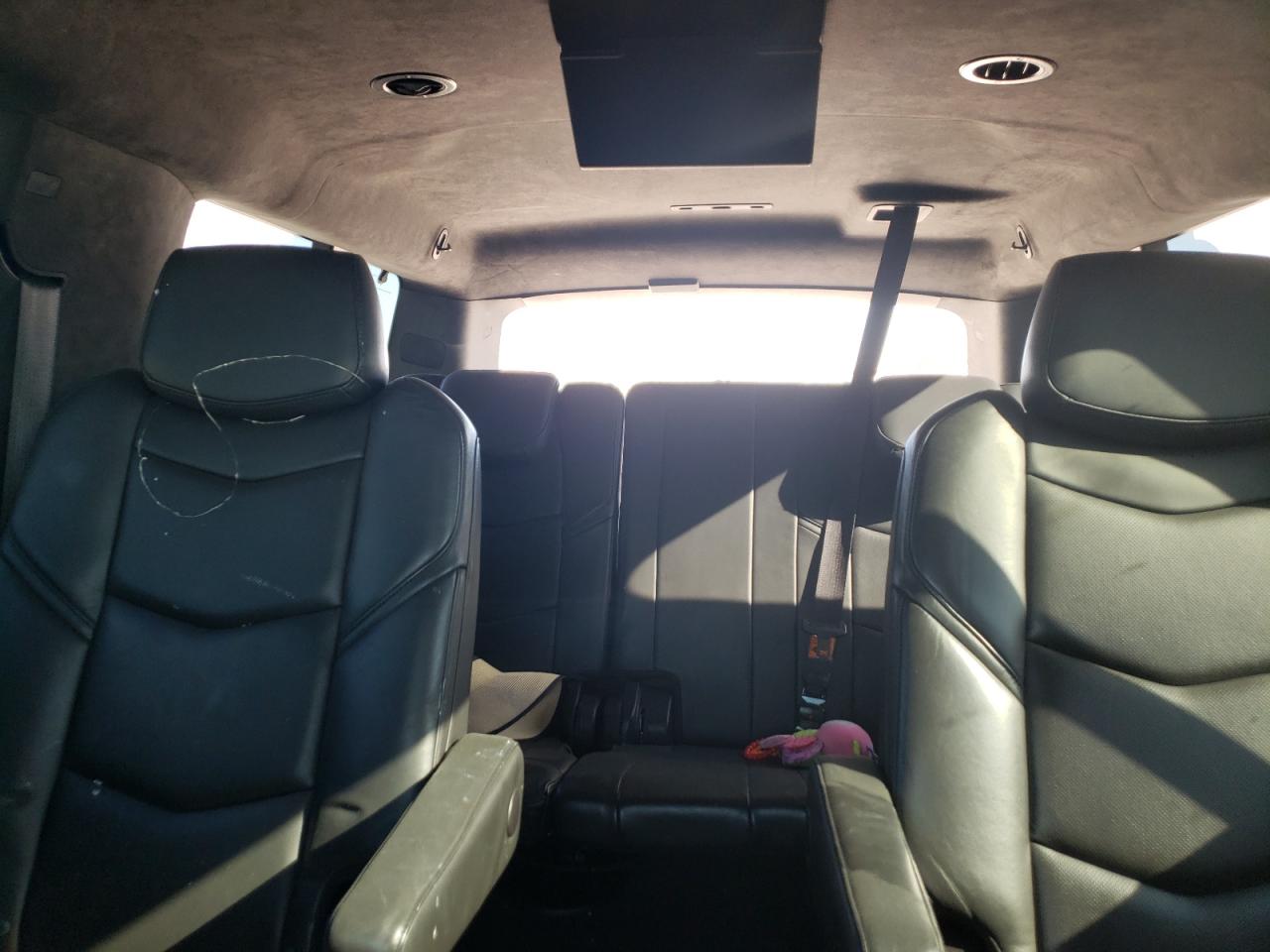 2020 Cadillac Escalade - Image 10