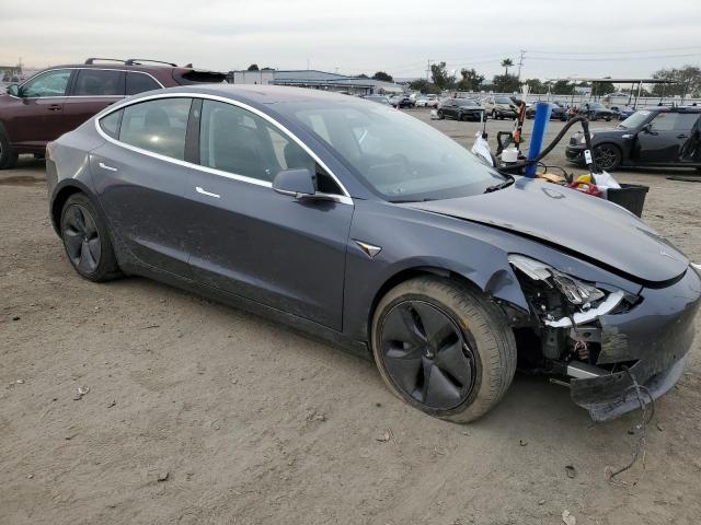  TESLA MODEL 3 2018 Серый