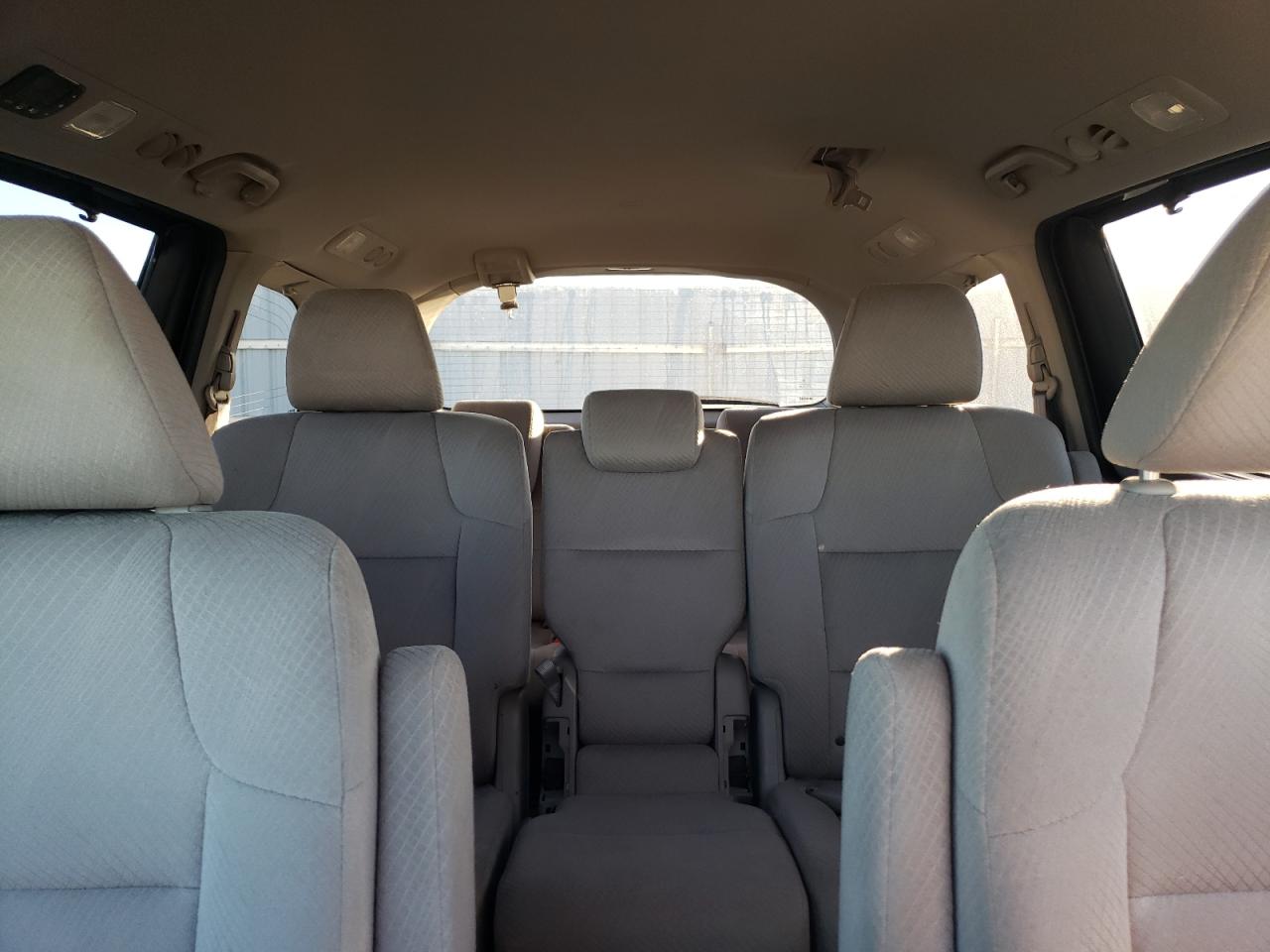 2014 Honda Odyssey - Image 10
